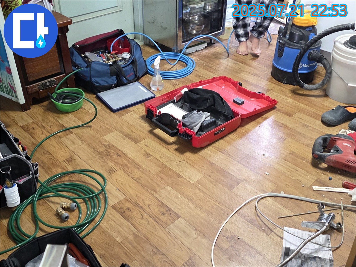 진건 누수 해결 - 꼼꼼한 장비 점검으로 완벽한 시공을 약속드립니다.