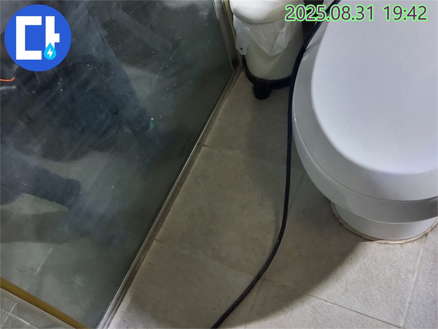 운중동 누수 문제 - 정수기 연결 호스 물 떨어짐 원인 파악 - 꼼꼼한 점검