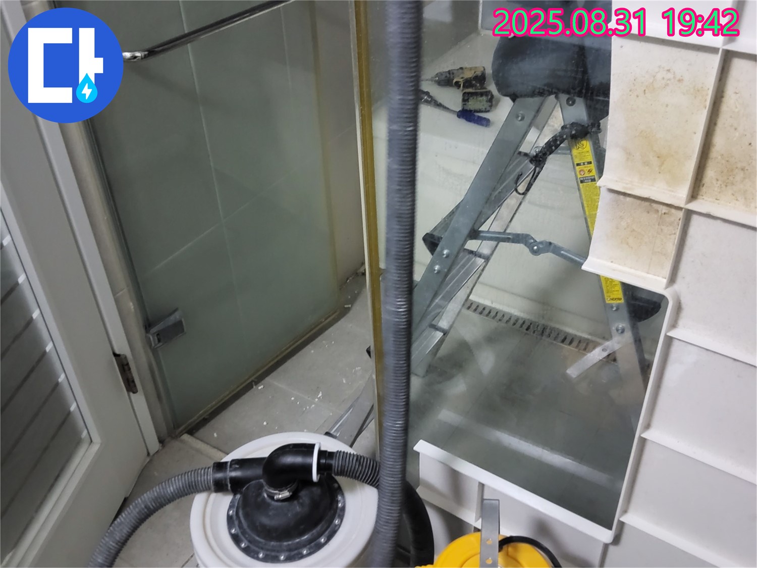분당 운중동 산운마을 누수 - 욕실 방수 공사 후 타일 시공으로 완벽하게 마무리합니다.