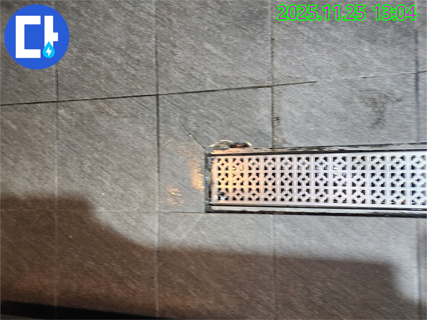 포천 신북면 신평리 욕실 트렌치 누수 - 아랫집 피해를 막기 위한 완벽한 누수 해결!